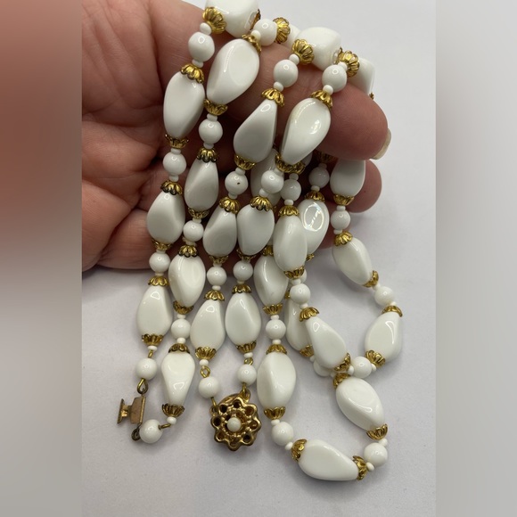 Vintage Double Strand Gold Tone and Shiny White Opaque Beads Necklace - Picture 5 of 10
